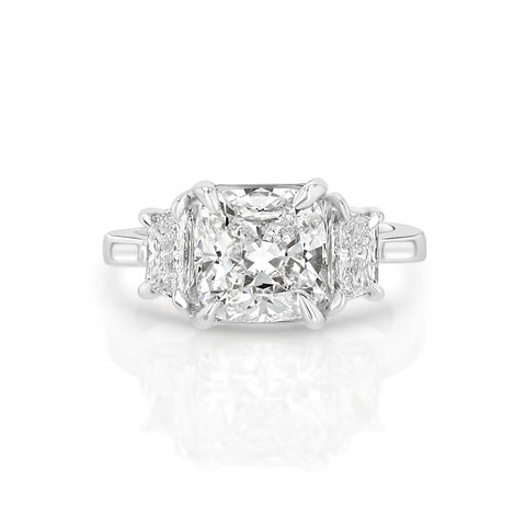 Reve - The One Cusion Cut Diamond