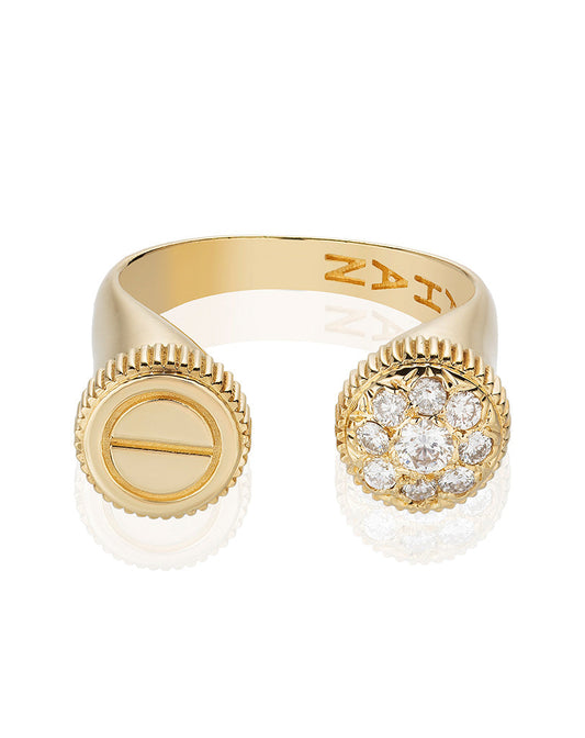 Winder of Love Between the Finger Ring